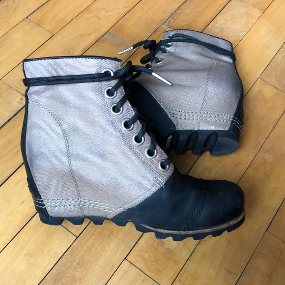 Sorel PDX Wedge Boots - Picture 2 of 11